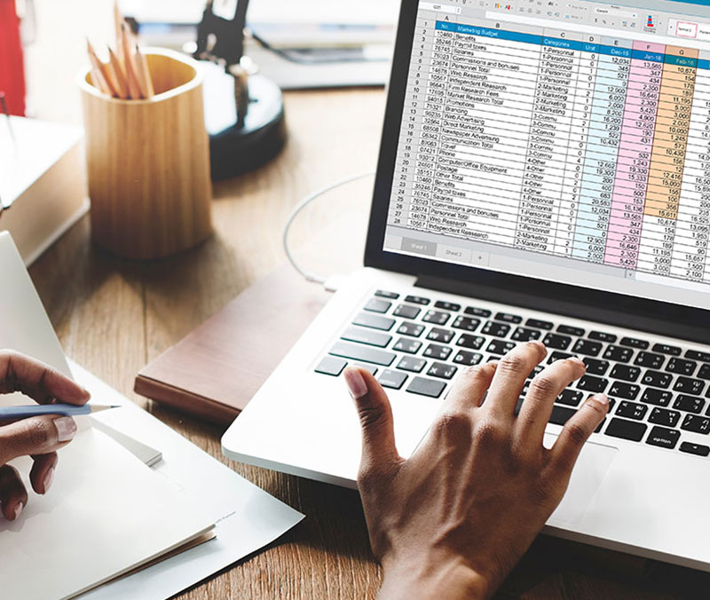 Monthly bookkeeping services for Canadian businesses